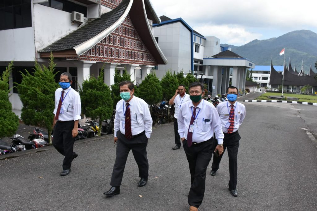 LAKSANAKAN UTBK, ISI PADANG PANJANG KETATKAN PROTOKOL