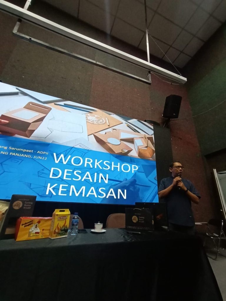 WORKSHOP PRODUK UNTUK KEMASAN MAKANAN DAN MINUMAN DALAM BIDANG DESAIN PRODUK