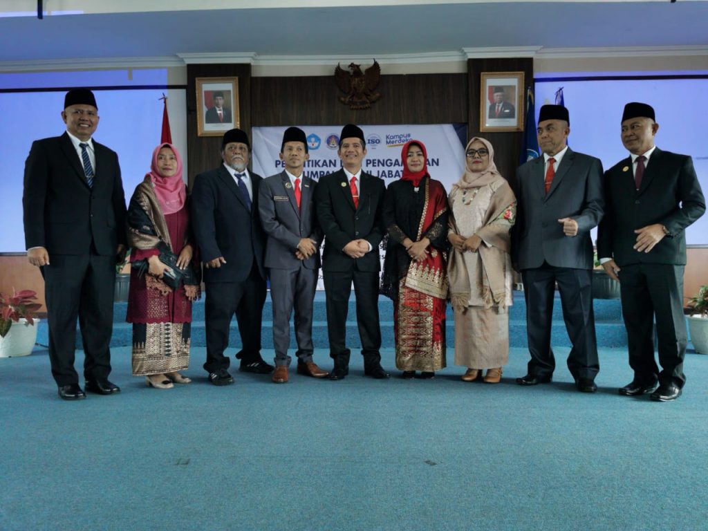 LANTIK “KABINET”NYA, INI HARAPAN REKTOR ISI