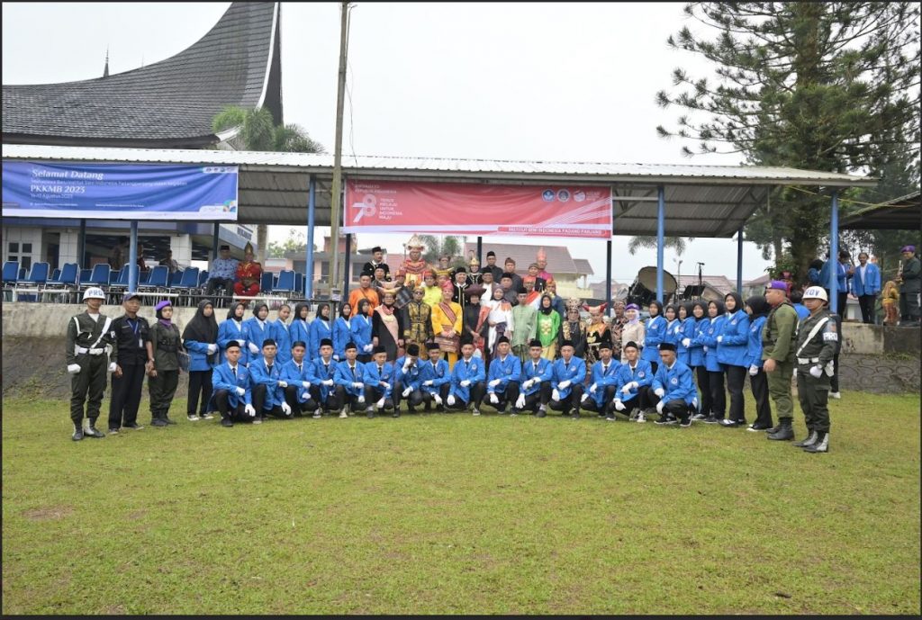 Kemeriahan Penutupan PKKMB ISI Padangpanjang Tahun 2023