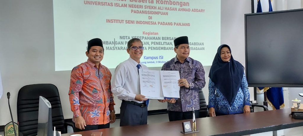 “Harmoni Kreativitas dan Ilmu Pengetahuan : Penandatanganan Naskah Kerjasama ISI Padangpanjang dengan UIN Syekh Ali Hasan Ahmad Addary”