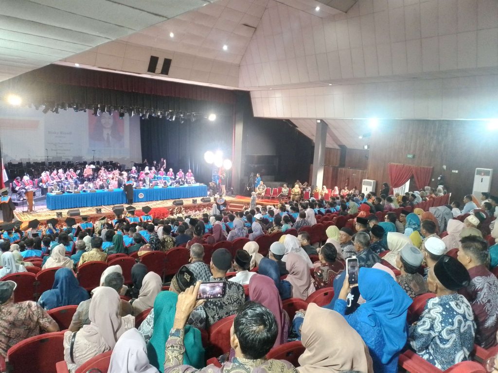 196 Wisudawan Wisudawati TA 2024-2025 ISI Padang Panjang Resmi Dikukuhkan