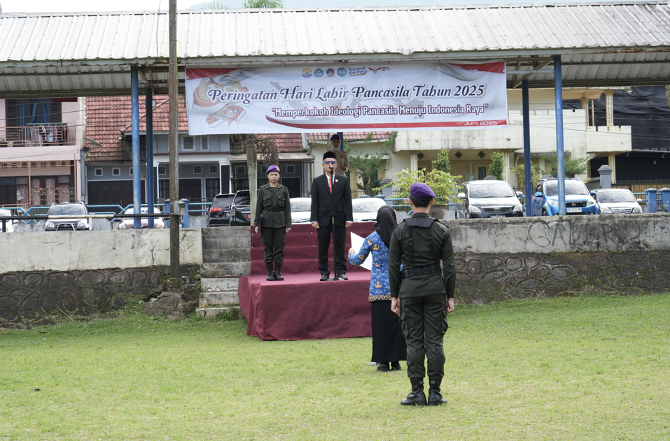 ISI PADANGPANJANG GELAR UPACARA PERINGATAN HARI LAHIR PANCASILA 1 JUNI 2025