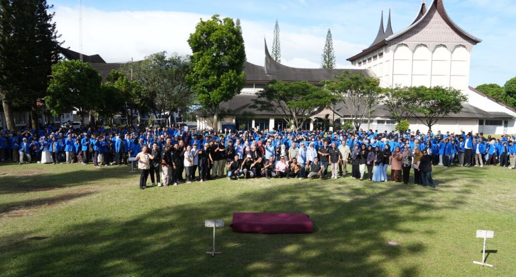 “Membawa Seni ke Tengah Masyarakat: Pelepasan KKN ISI Padangpanjang 2025 Penuh Semangat dan Harapan” .