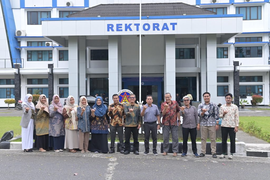 Penguatan Kapasitas Institusi ISI Padang Panjang Menuju Akreditasi Unggul dengan LAMSPAK