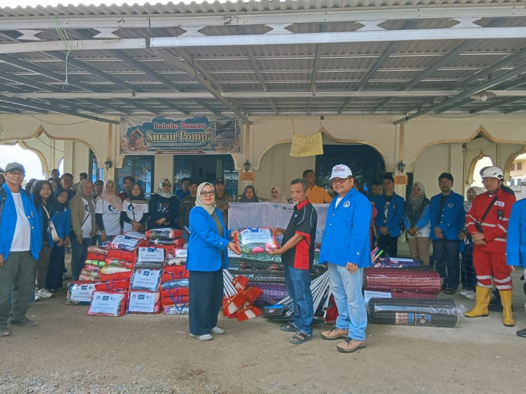 ISI Padangpanjang dan Bank Mandiri Salurkan Bantuan serta Gelar Bakti Sosial di Lokasi Terdampak Bencana