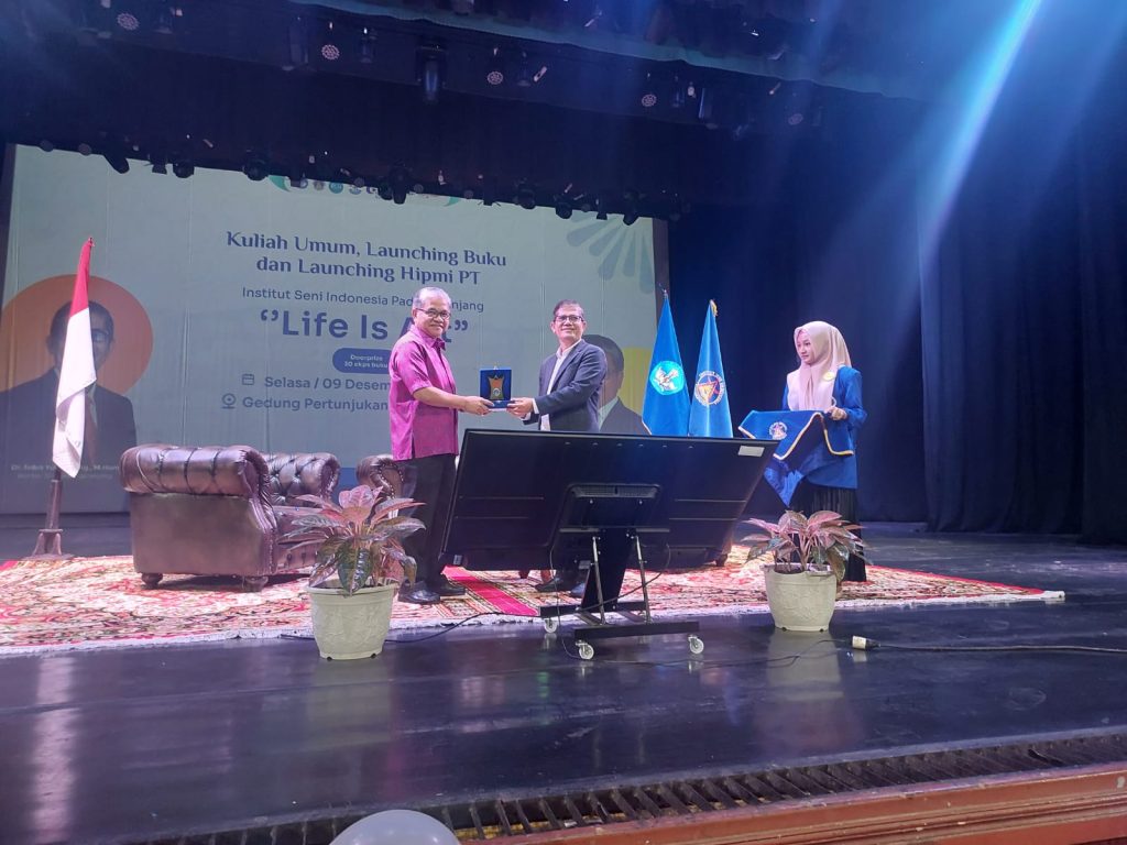 ISI Padangpanjang Gelar Kuliah Umum dan Launching Buku Life is Art Karya Dedi Mahardi