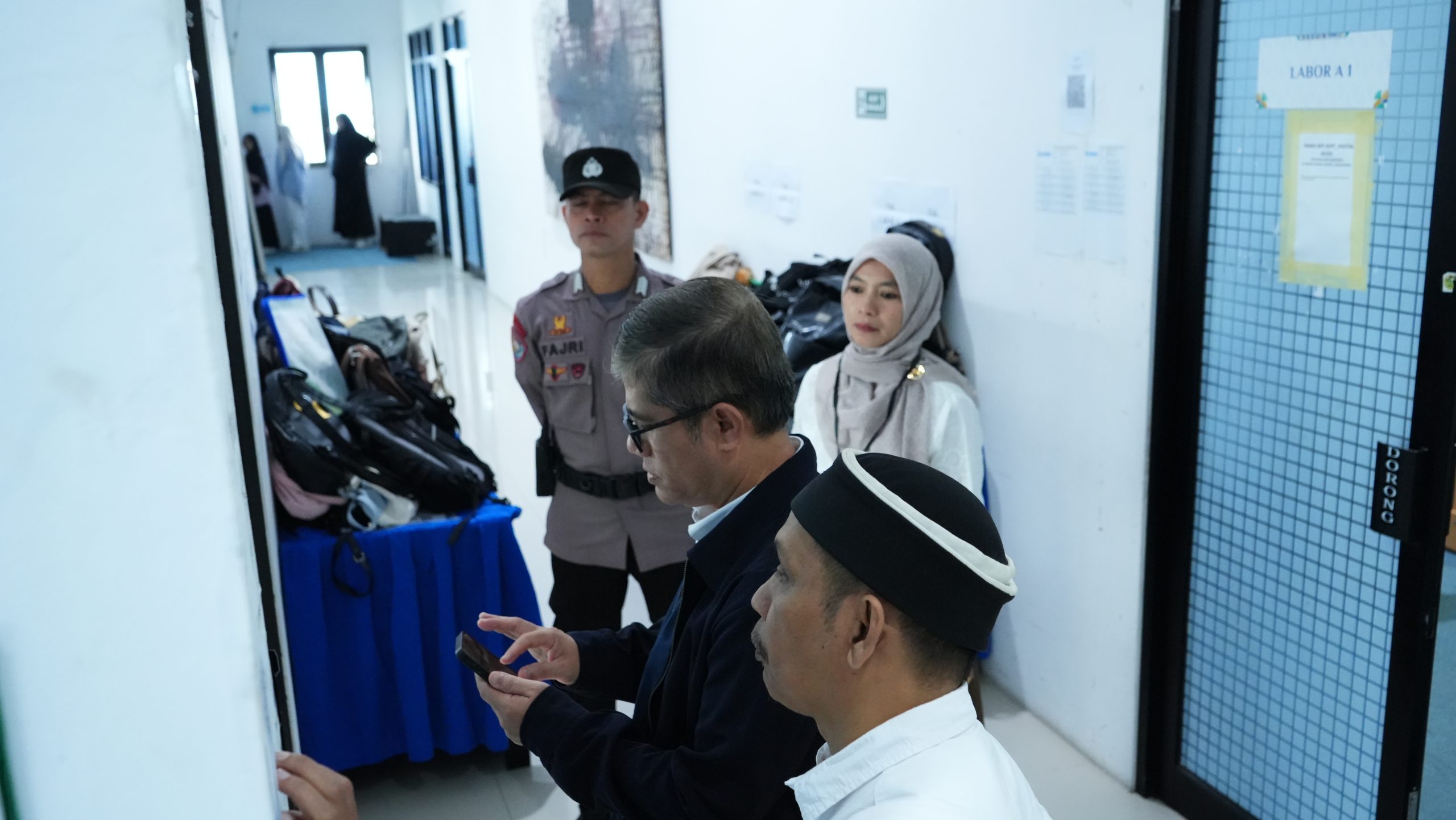 Rektor ISI Padangpanjang Tinjau Pelaksanaan UTBK-SNBT 2026 di Kampus ISI Padangpanjang