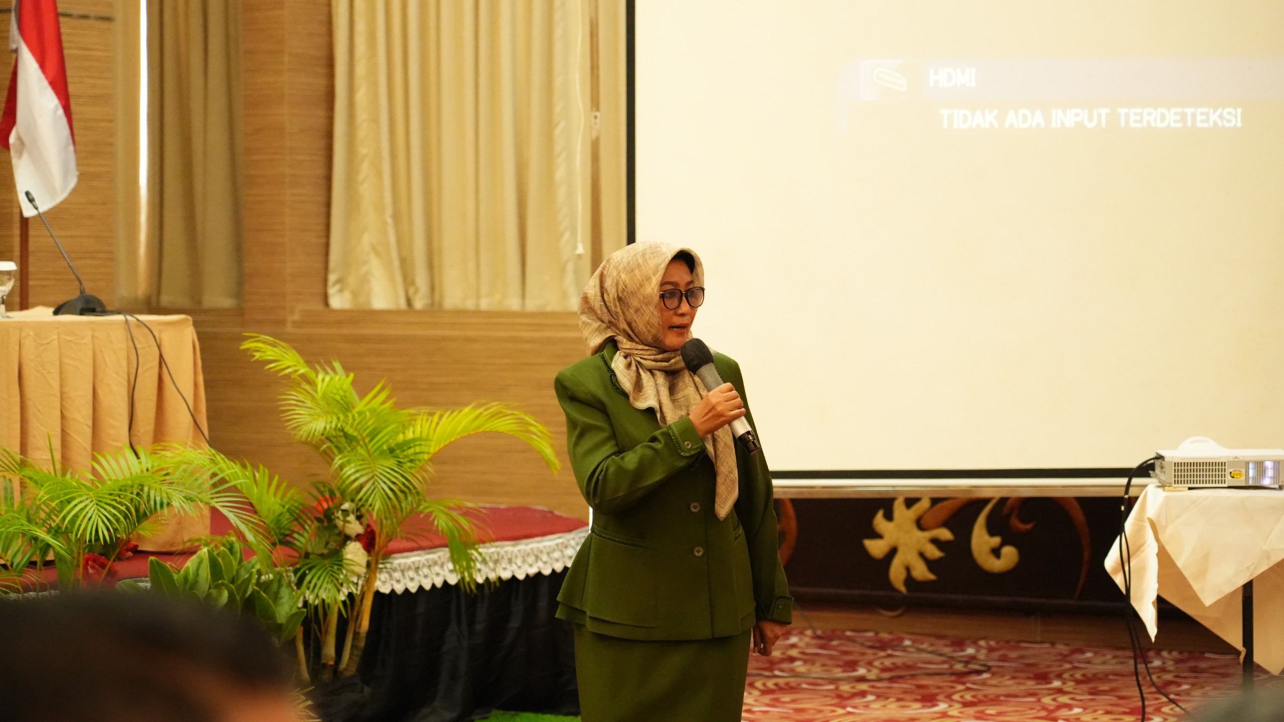 Prof. Rosta Minawati Tekankan Kejujuran dan Kepatuhan Aturan dalam Materi Coaching UTBK 2026